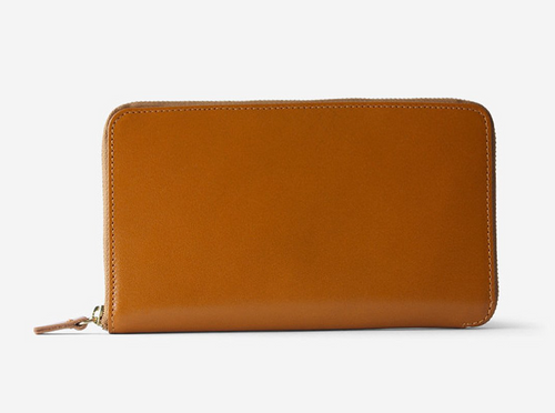 Have more to carry? The Tall Coupe fits it all. Cards, coins, cash and more zip into one sleek wallet. Receipt savers and card collectors, this one is for you.