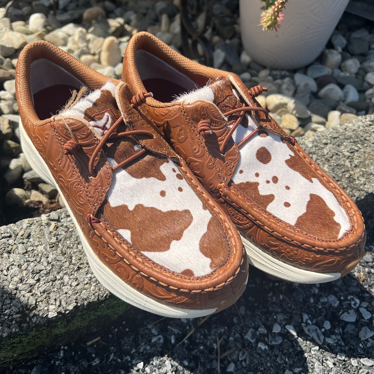 ユウイチロウ Twisted X Women's Floral Embossed Cowhide Ultralite Shoe