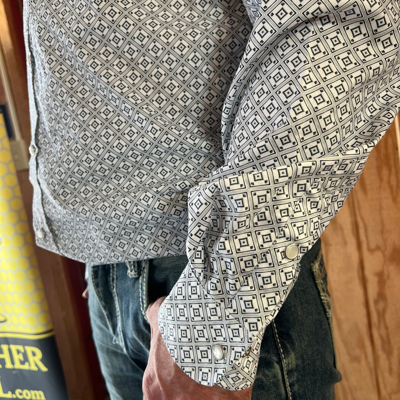 Panhandle Men's White Squared Long Sleeve Snap Shirt - Stockyard Style