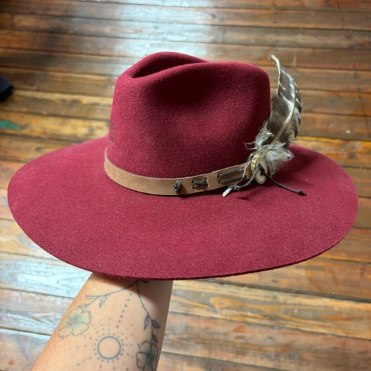 Charlie 1 Horse Burgundy TeePee Hat