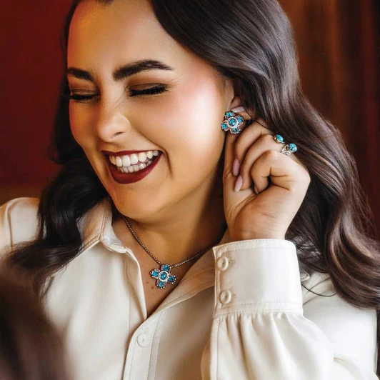 Montana Silversmiths Turquoise Blush EarringsTurquoise Blush Earrings ER6323