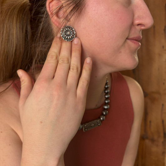 Silver Flower Concho Circle Post Earrings AE9001-SB