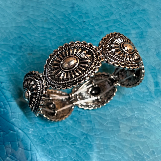 Silver Flower Concho Oval Stretch Bracelet