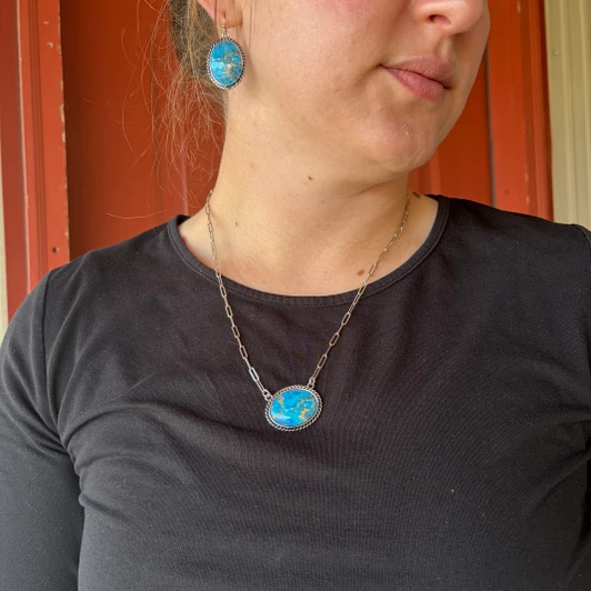 18" Turquoise Rope Border Oval Pendant Necklace AN5264-SBTQ