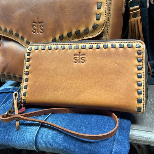 STS Ranch Bandera Tan Berkley Bifold Wristlet STS62469