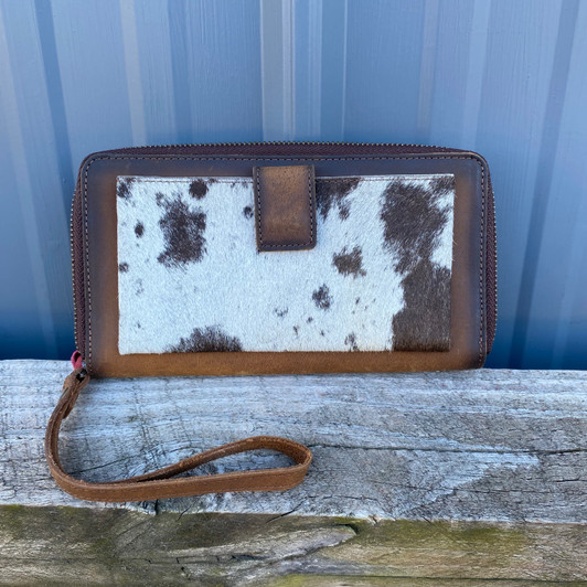 STS Ranch Cowhide Bentley Wallet STS60379