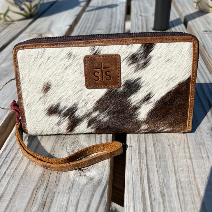 STS Ranch Vaquero Concho Cowhide Bentley Wallet STS61774