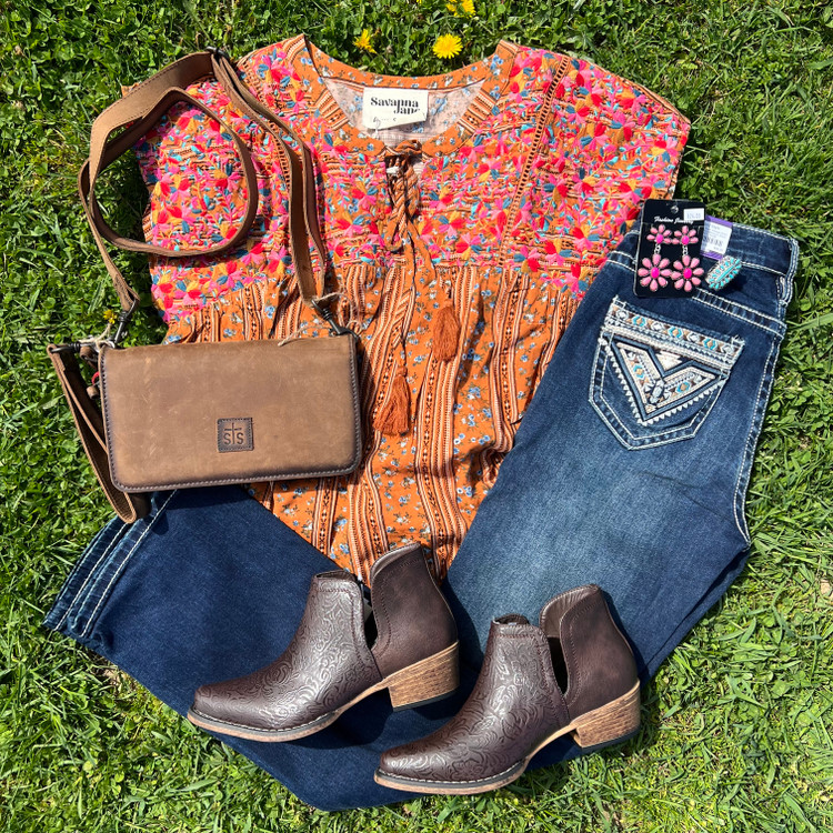 Women's Flower Themed Outfit Of The Day 