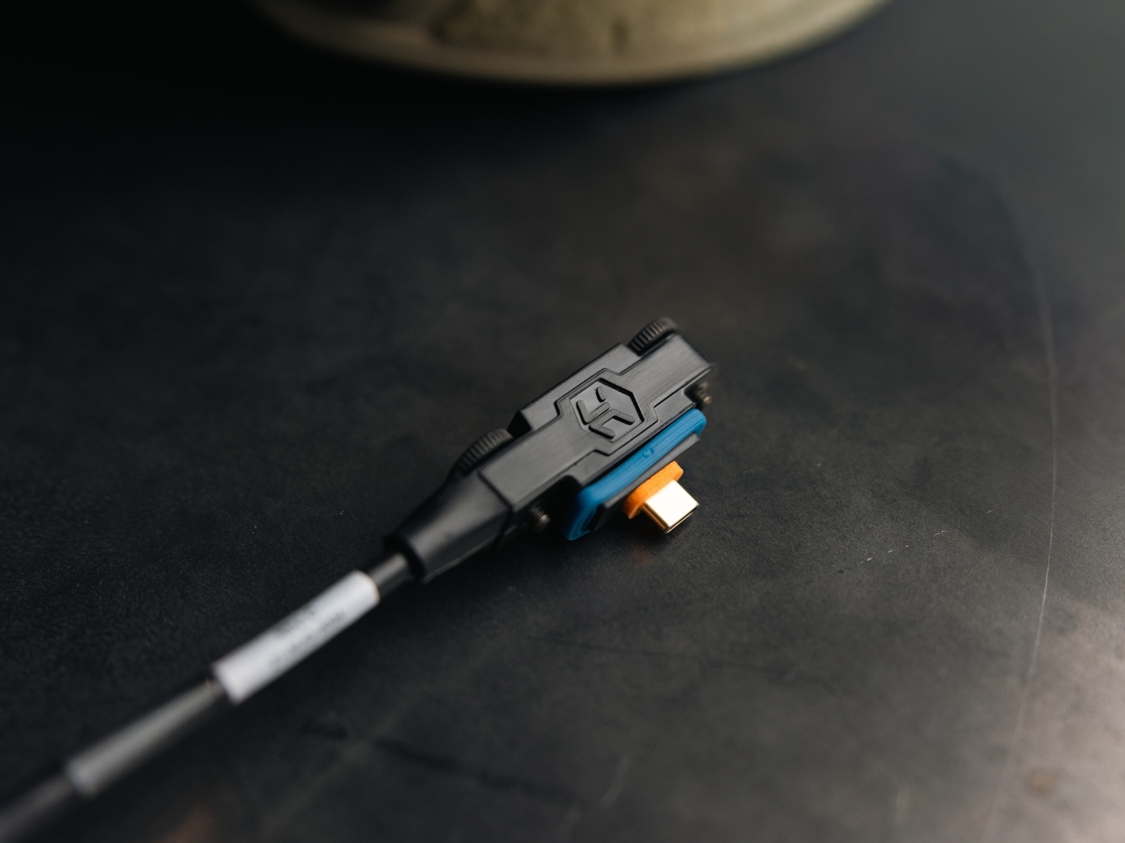 Juggernaut Case Source and Sink cable system detail