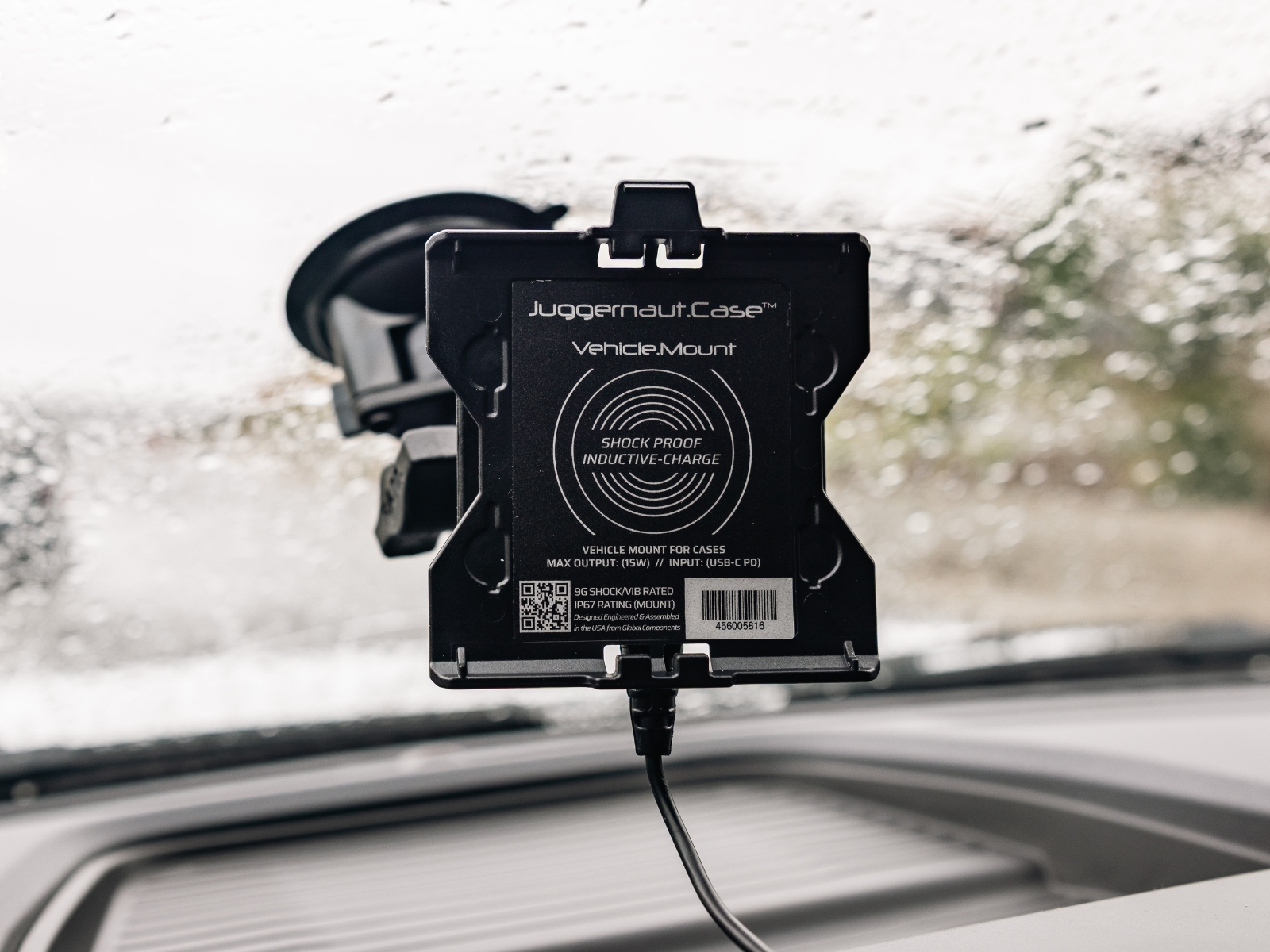 Juggernaut Case inductive charge vehicle mount detail