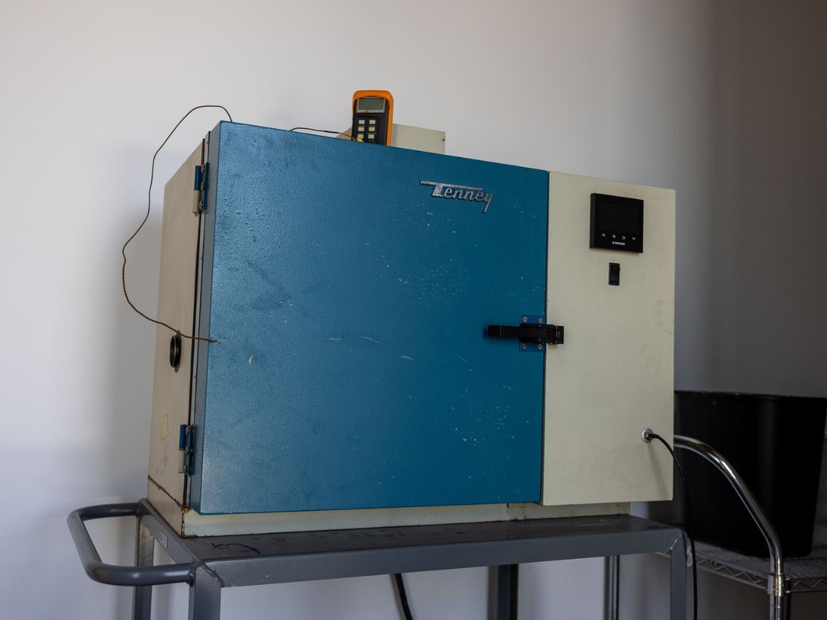 Thermal chamber testing equipment