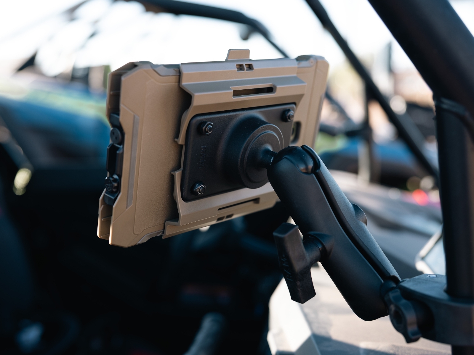 Juggernaut.Case Vehicle Tablet Mount attachment detail