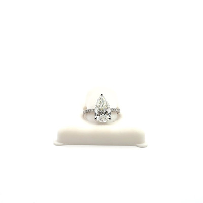4.33ct Pear Shape Platinum Diamond Ring-1 4.33ct Pear Shape Platinum Diamond Ring-1