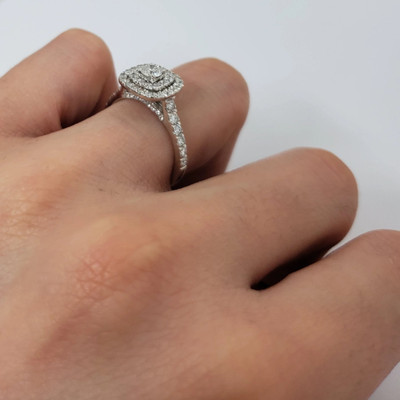 Bague Fiancaille Hailey 1.00ct diamants en or blanc 14k - KR14619.100-9 Bague Fiancaille Hailey 1.00ct diamants en or blanc 14k - KR14619.100-9