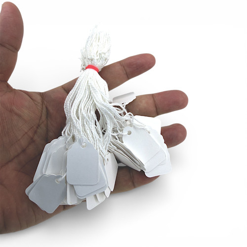 White Strung Parcel Tags with Cotton String – 29 x 20mm Traditional Labels