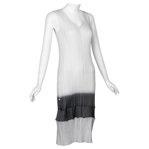 Issey Miyake â€œA Piece of Clothâ€ 2-Way White Gray Sleeveless Sculptural Dress