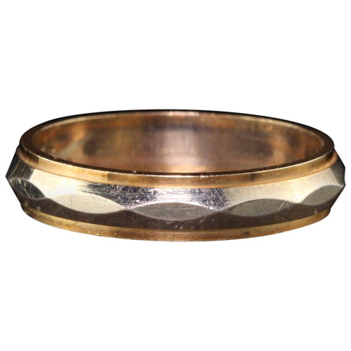 Antique Art Deco 14 Karat Two-Tone Yellow Gold Engraved Wedding Band