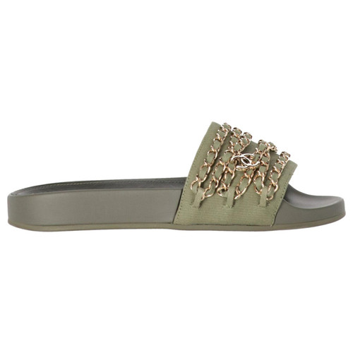 2010s Chanel khaki rubber chain slides