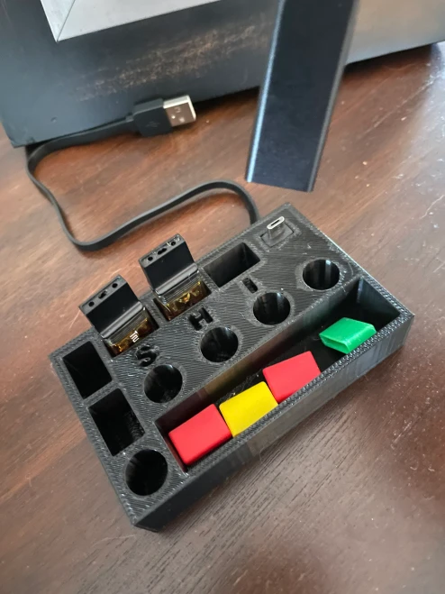 PlugPlay Desktop Organizer Dock: Multi-Slot Storage and Charging Station | Kush Kitteh