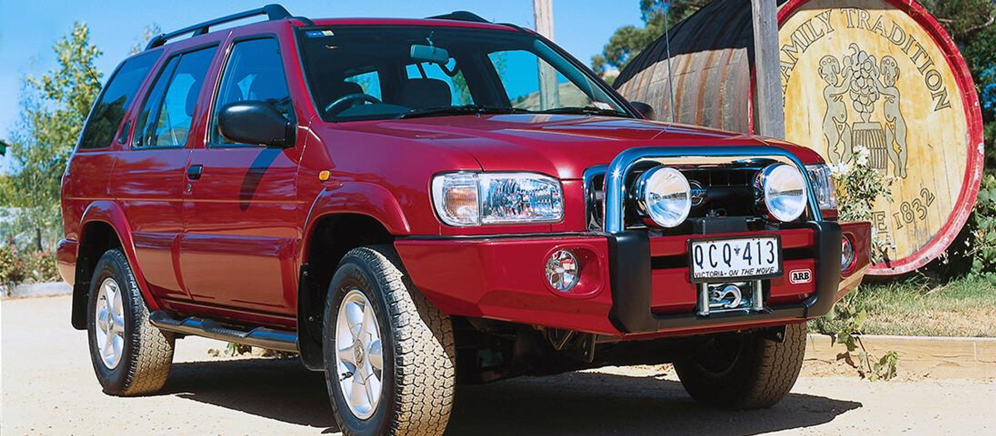 ARB - 3938040 - Sahara Deluxe Bumper