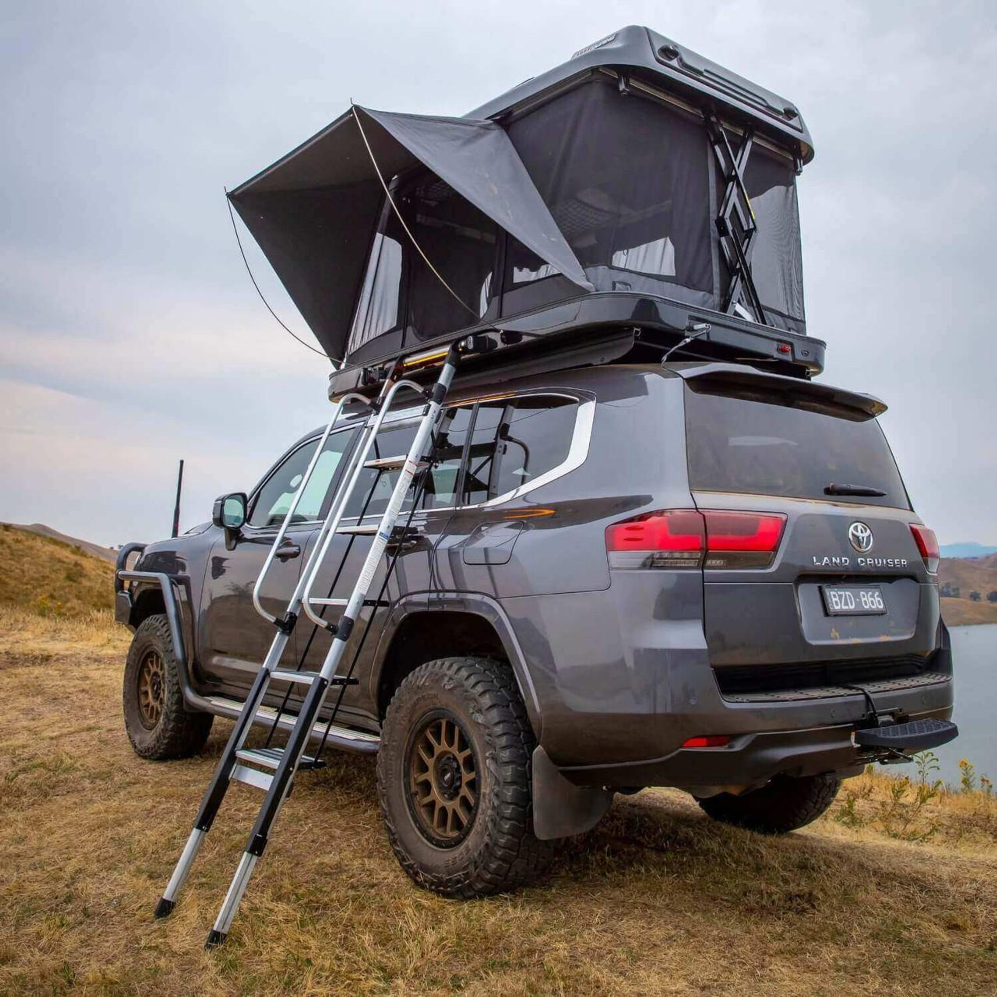 ARB 802500 Altitude Hard Shell Electric Rooftop Tent