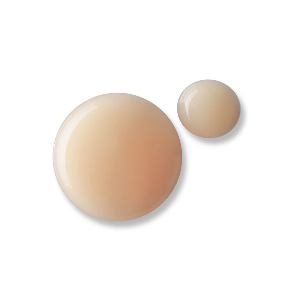 Protect your skin from pollution while restoring radiance. The City D-Tox Serum from G.M. Collin hydrates, strengthens the moisture barrier, reduces fine lines, and revives tired skin.