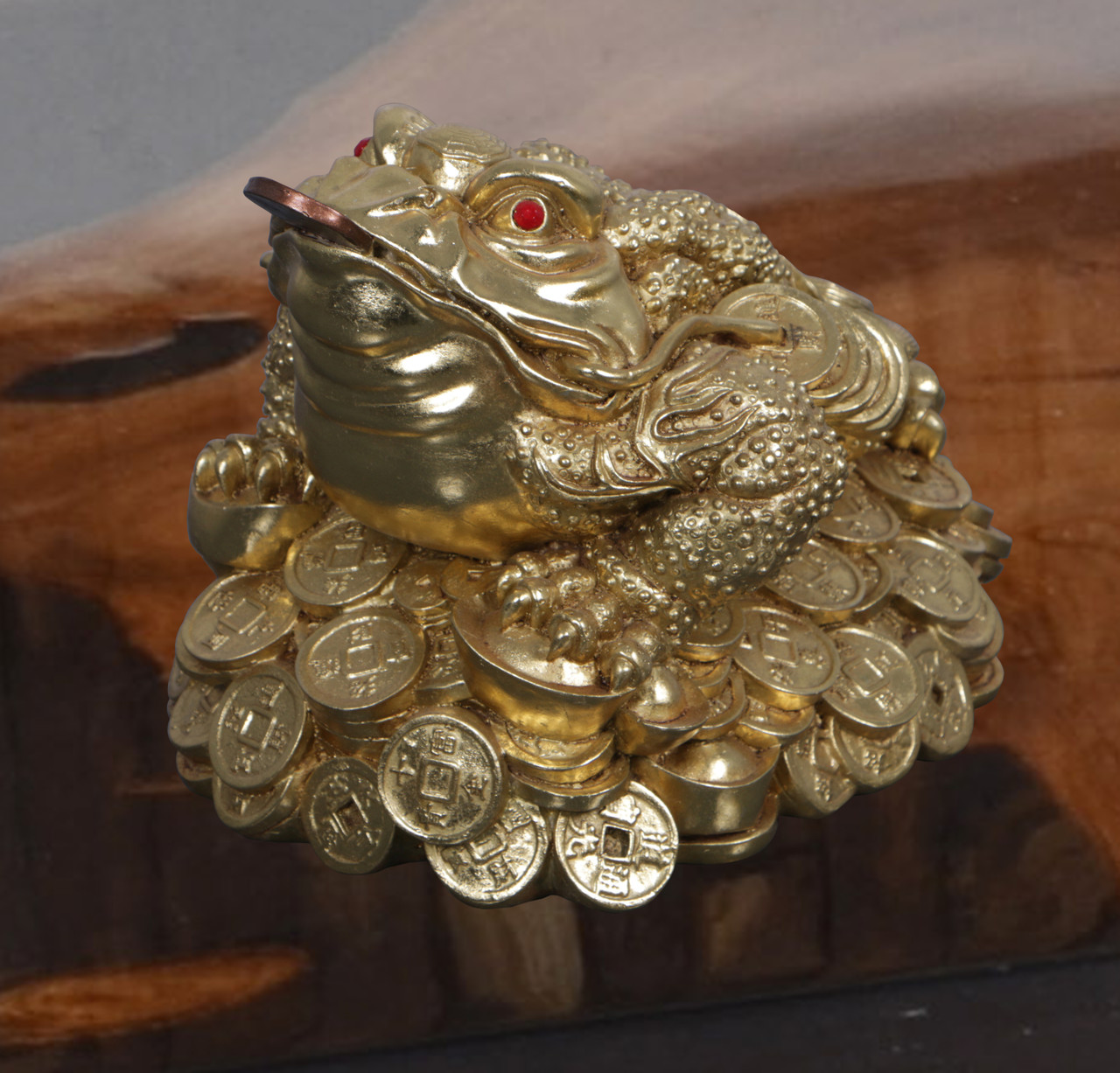 Gold Feng Shui Money Frog Statue - Lucky Three-Legged Toad To Attract Wealth & Prosperity