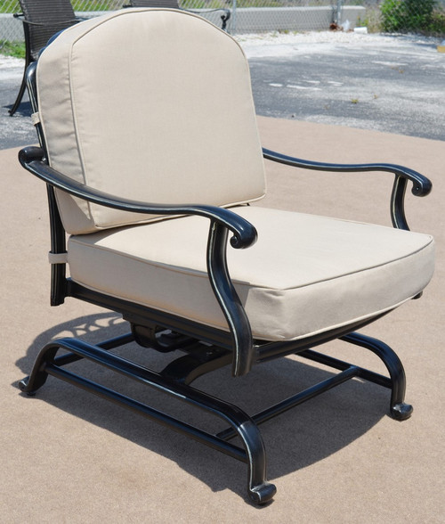Elisabeth Motion Club Chair