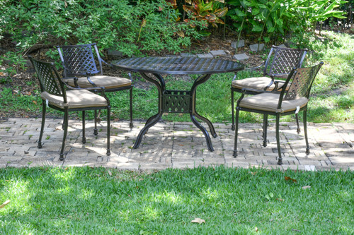 Savannah Outdoor Aluminum Round Dining Table Set of 5 (KIT) Room Scene