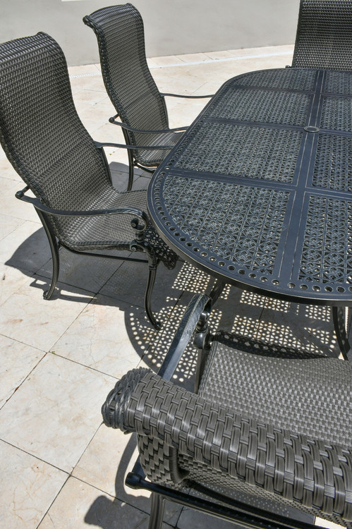 Wyndemere Oval Dining Table Set of 7 (KIT) Close Up Image