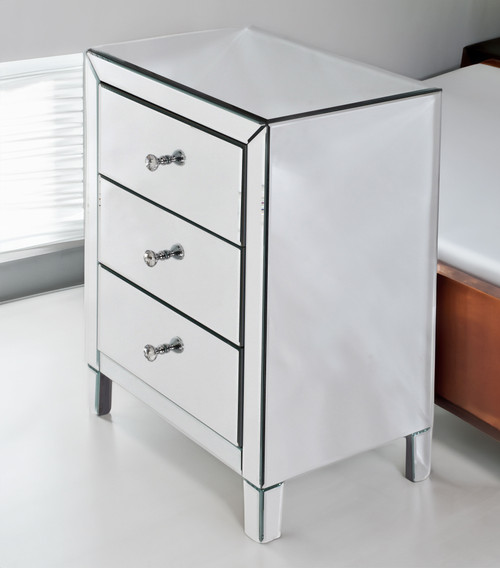 Mirrored Chest with Three Drawers Room Scene