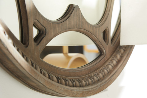 Architrave-Round Mirror Close Up Image