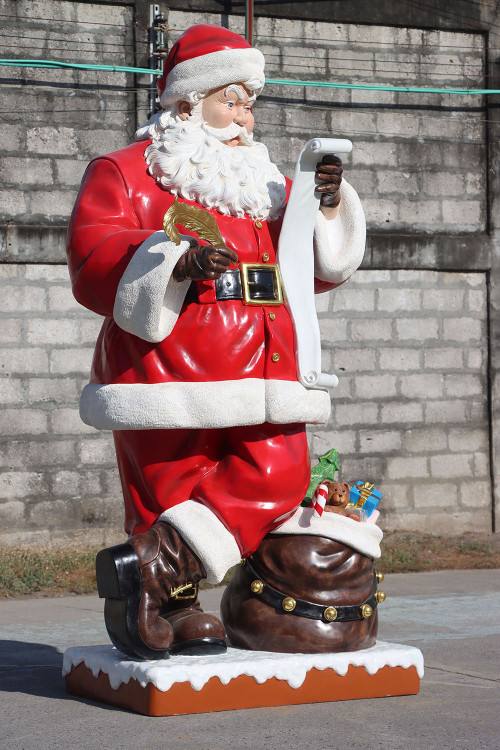 Santa?s Naughty or Nice List Statue 9ft Room Scene