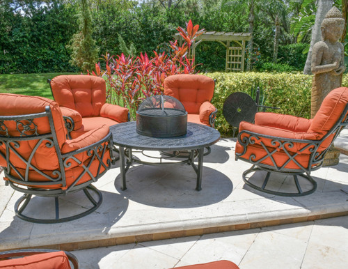 Chillounger Round Table and Accessories