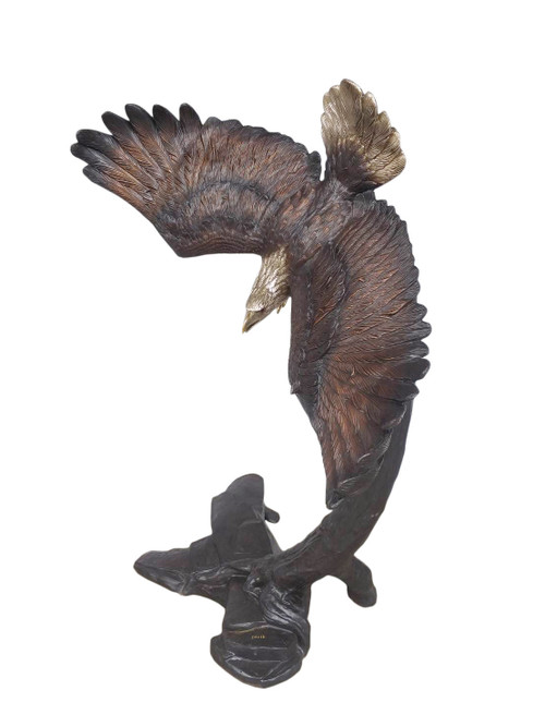 Eagle Flying Right 64 Inches Tall Room Scene