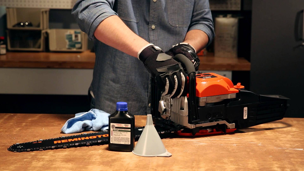 Types of Chainsaw Oil