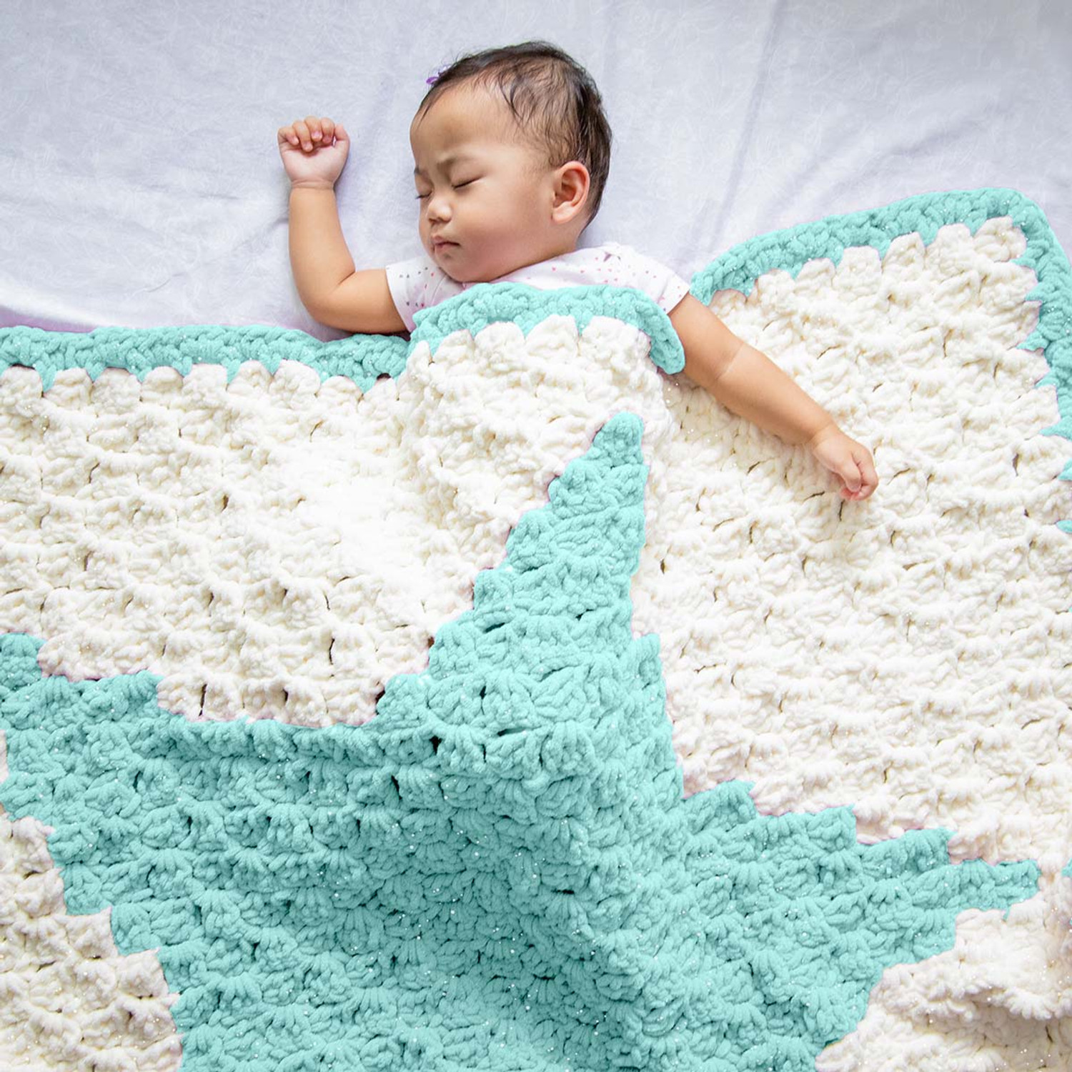 Bernat Baby Blanket Sparkle by Bernat