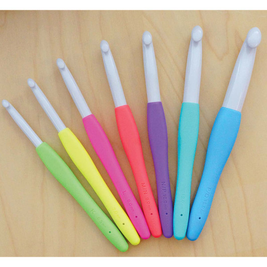 Clover Set of 7 Amour Jumbo Crochet Hooks Clover Set of 7 Amour Jumbo Crochet Hooks