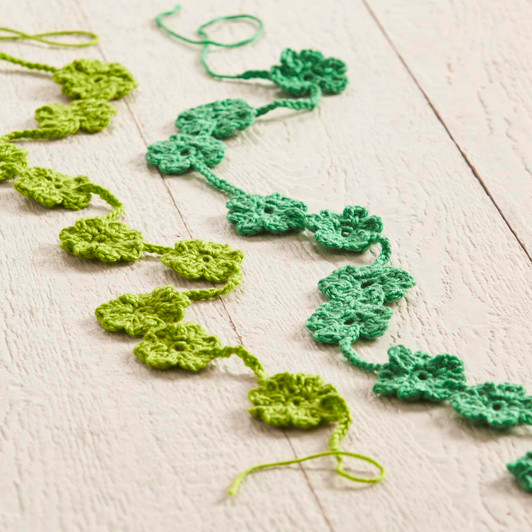 Field of Clovers Garland Free Download