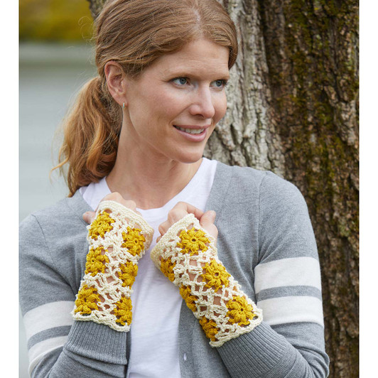 Spring Daisies Fingerless Mitts Free Download Spring Daisies Fingerless Mitts Free Download
