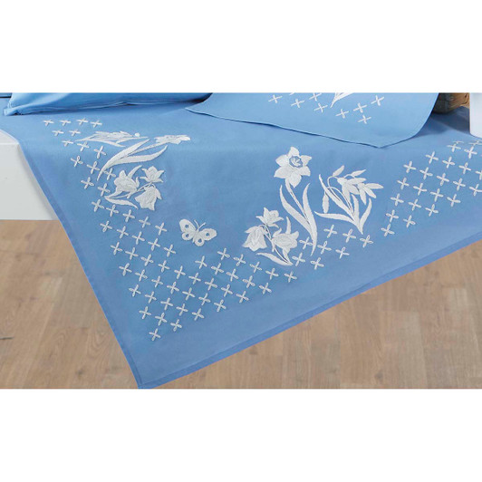 Village Linens White Daffodils Table Topper Stamped Embroidery Kit Village Linens White Daffodils Table Topper Stamped Embroidery Kit