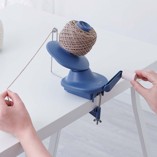 Clover Yarn Ball Winder
