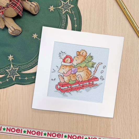 Bothy Threads Christmas Card - Hold Tight Counted Cross-Stitch Kit