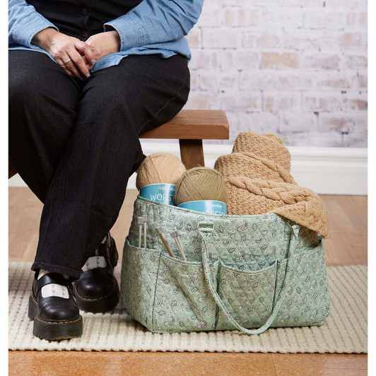 Herrschners Quilted Deluxe Tote -Petite Paisley Mint