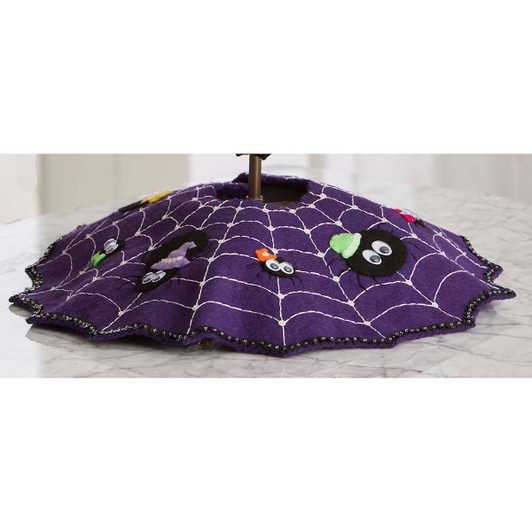 Herrschners Halloween Spinners Mini Tree Skirt Felt & Sequin Kit