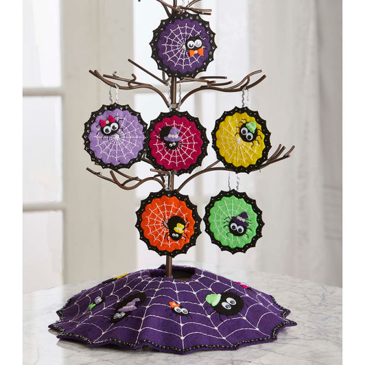 Herrschners Halloween Spinners Mini Tree Skirt & Ornaments Felt & Sequin Kit