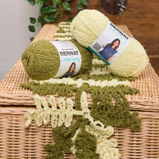 Bernat Fern Table Runner Crochet Kit