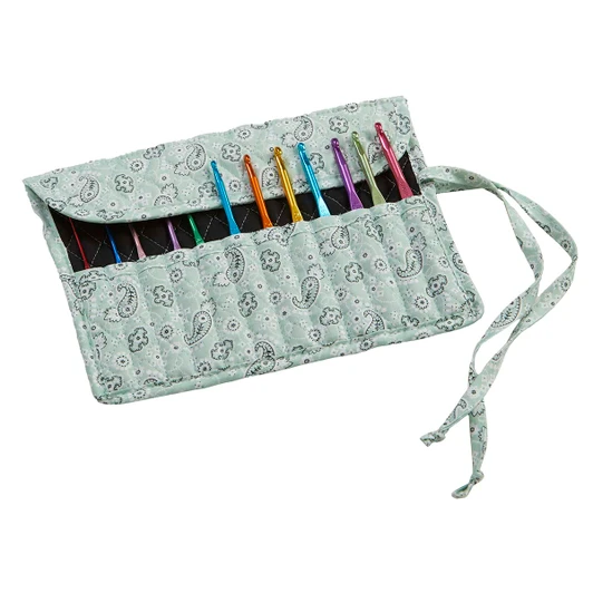 Herrschners Quillted Roll-Up Case - Petite Paisley Mint