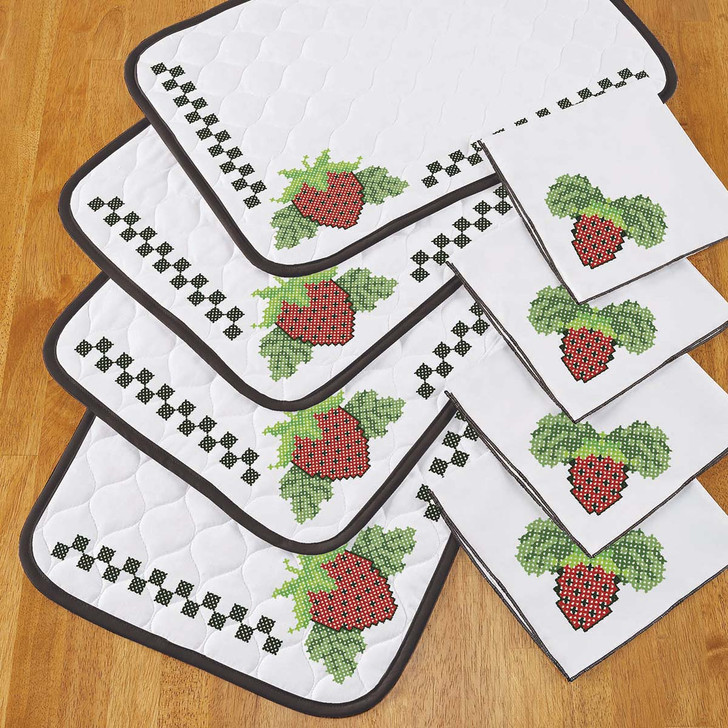 Sweet Strawberries Place Mats & Napkins Thread Kit