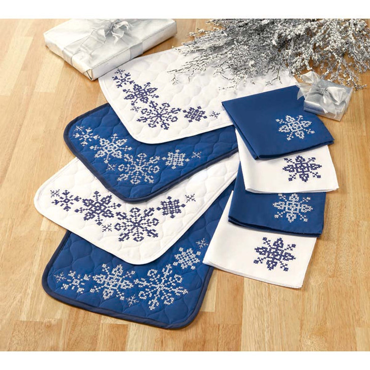 Herrschners Quaint Snowflakes Place mats & Napkins Stamped Cross-Stitch